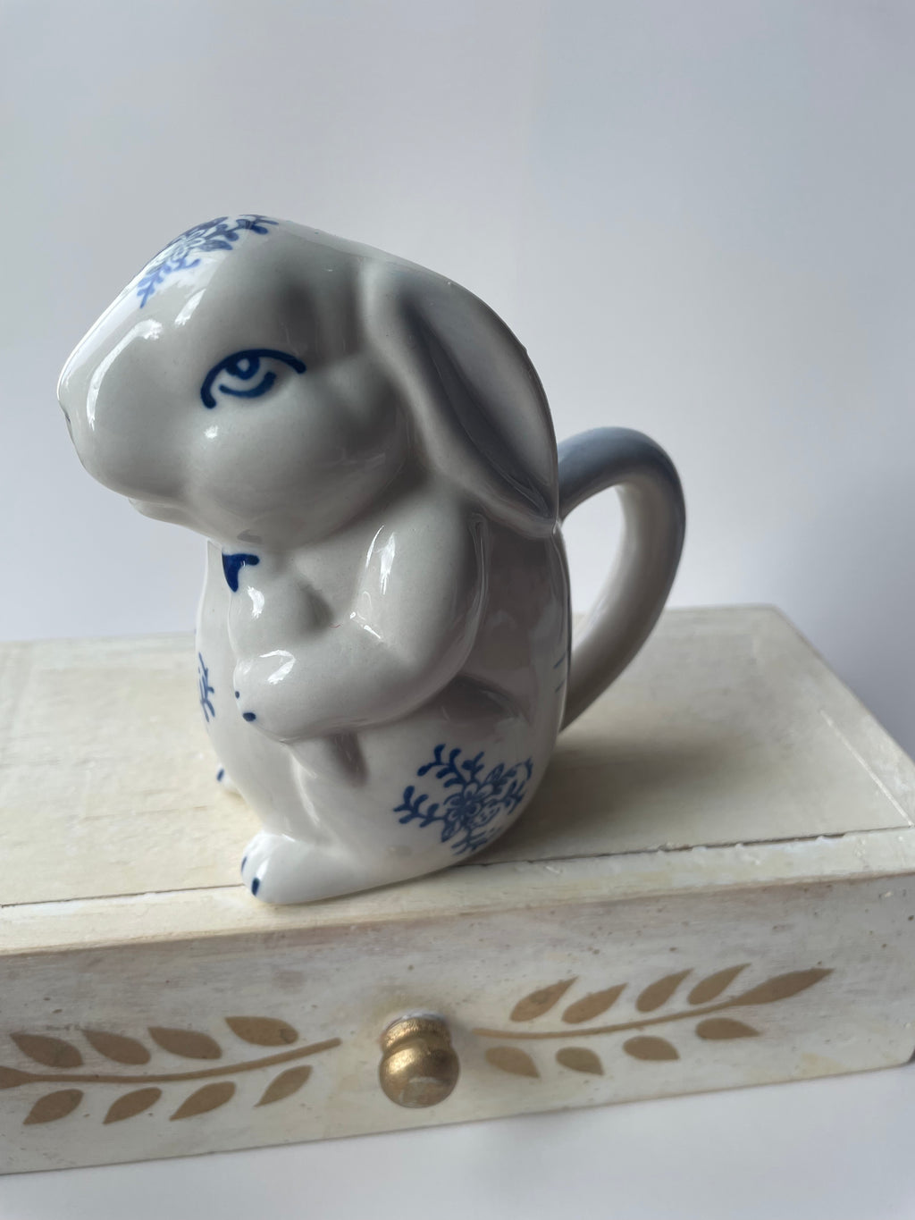 Vintage Blue and White Bunny Creamer or Bud Vase
