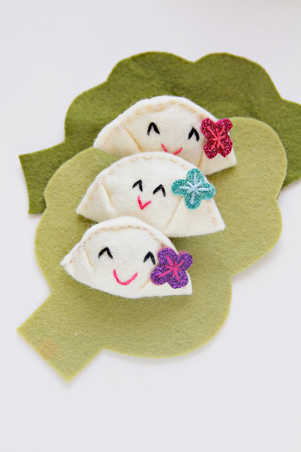 Tortilla Chip Embroidered Hair Clip – Catshy Crafts